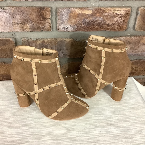 CAPE ROBIN “Maura” Studded Faux-Suede Quilted Booties - Picture 6 of 12
